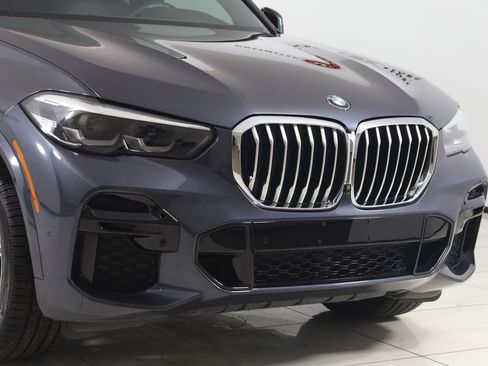 Used 2022 BMW X5 xDrive40i w/ M Sport Package AWD/4WD image 37