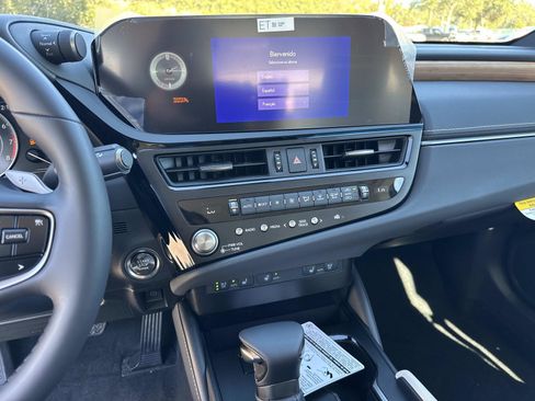 New 2025 Lexus ES 350 w/ Premium Package image 24