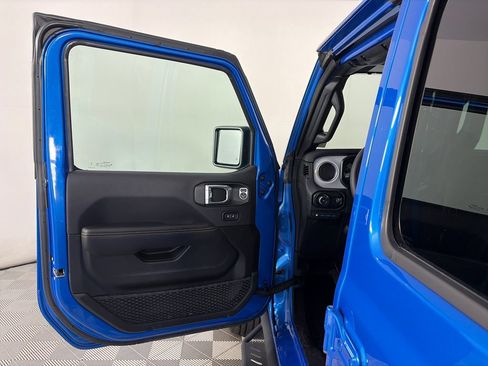 Used 2024 Jeep Wrangler Unlimited Sahara AWD/4WD image 10