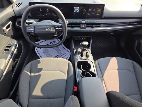 Used 2025 Kia K4 FWD image 6