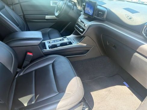 Used 2023 Ford Explorer XLT w/ Equipment Group 202A AWD/4WD image 16
