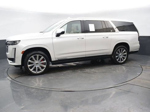 Used 2022 Cadillac Escalade ESV Premium Luxury Platinum w/ Heavy-Duty Trailer Package image 2