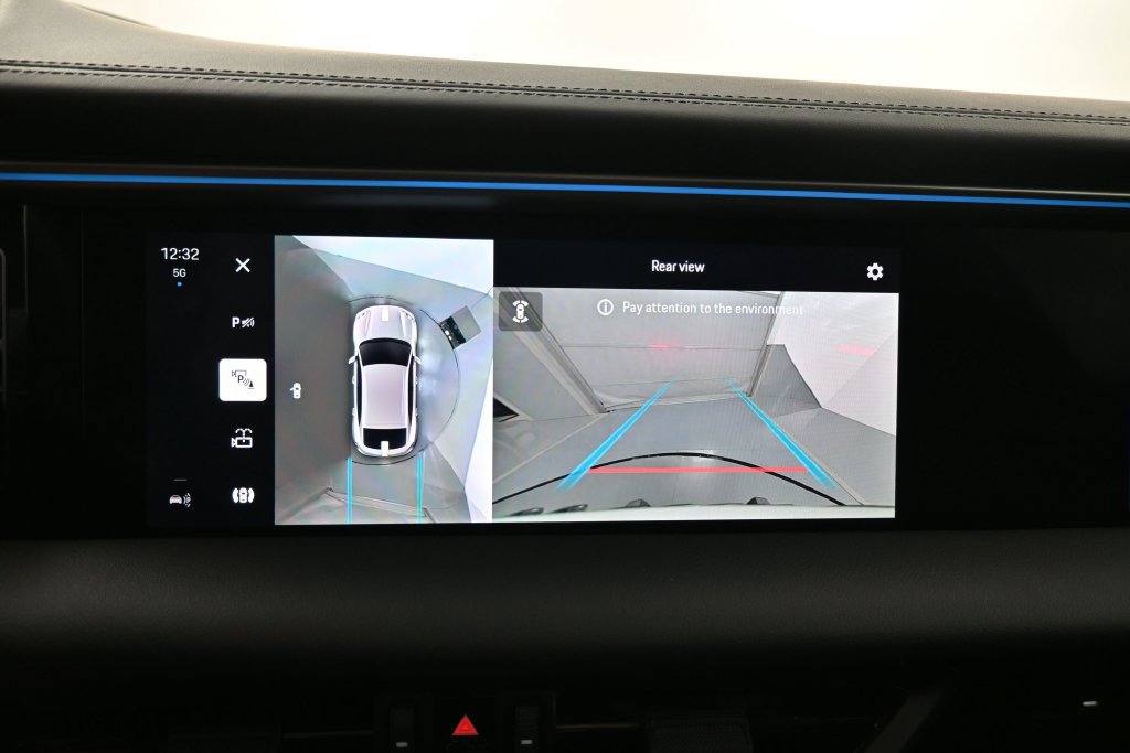 Certified 2024 Porsche Macan 4 Electric AWD/4WD image 20