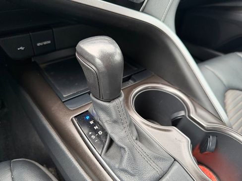 Used 2021 Toyota Camry SE FWD image 15