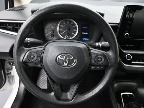 Used 2022 Toyota Corolla LE image 10