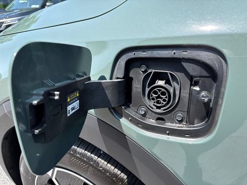 Certified 2025 Kia Niro EX w/ EX Cold Weather Package FWD image 27