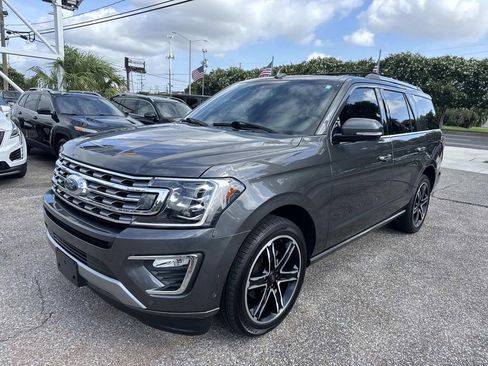Used 2020 Ford Expedition Limited w/ Texas Edition Package RWD image 3