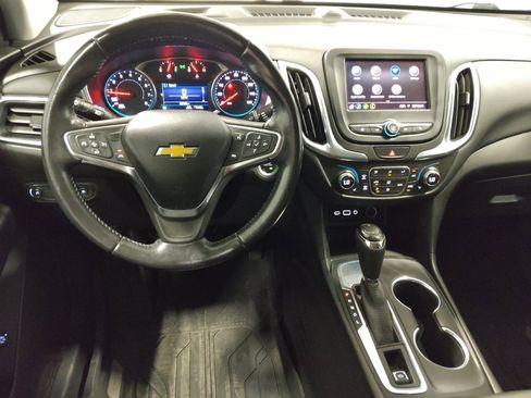 Used 2021 Chevrolet Equinox LT FWD image 22