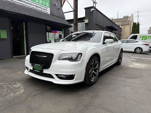 Used 2018 Chrysler 300 S w/ 300S Premium Group RWD image 1