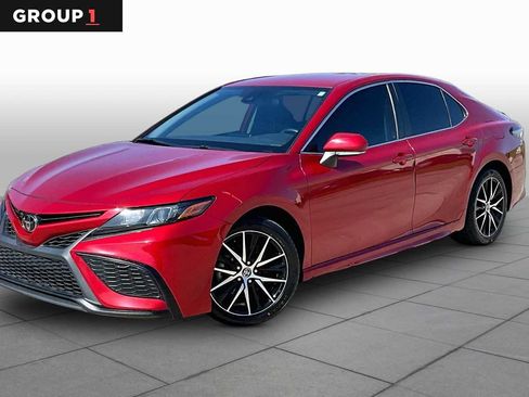 Used 2023 Toyota Camry SE FWD image 1