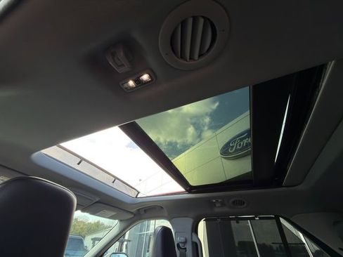 Used 2023 Ford Explorer Limited w/ Limited Technology Package image 15