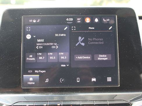 Used 2025 Jeep Compass Latitude w/ Sun & Sound Group AWD/4WD image 26
