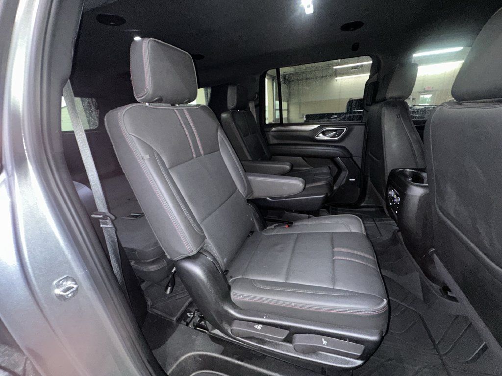 Certified 2024 Chevrolet Suburban RST w/ Luxury Package AWD/4WD image 27