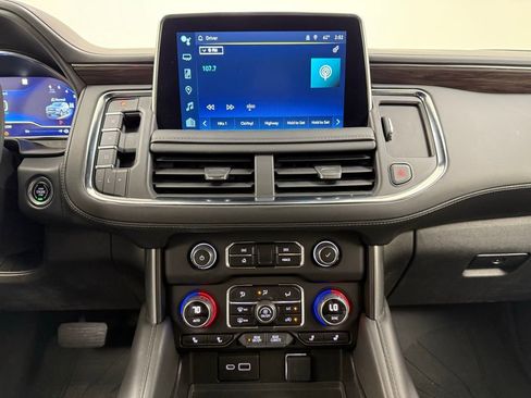 Used 2023 Chevrolet Tahoe Z71 w/ Luxury Package AWD/4WD image 21