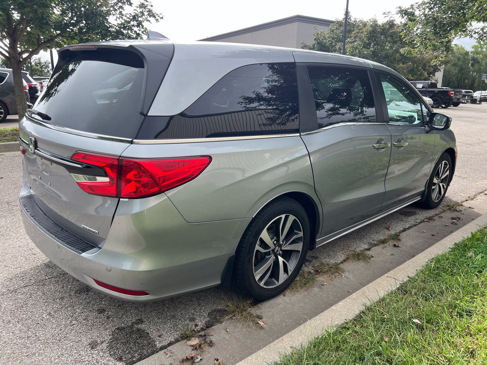 Used 2023 Honda Odyssey Touring image 5