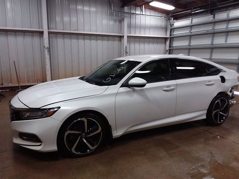 Used 2019 Honda Accord Sport image 3