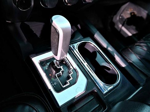 Used 2017 Toyota Tundra SR5 image 24