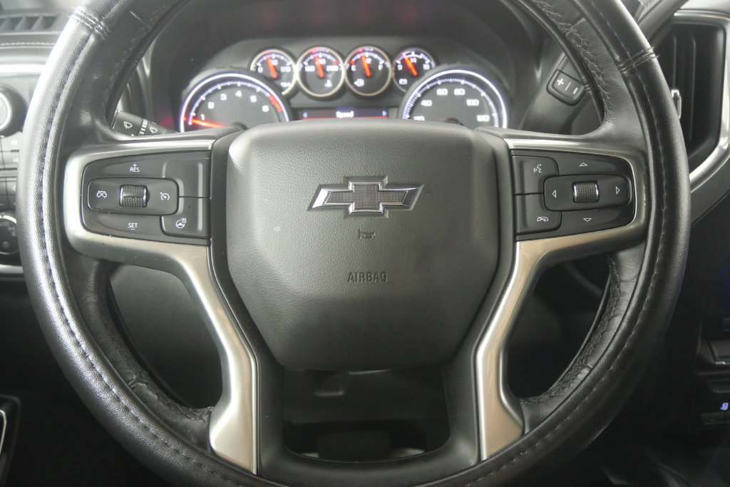 Used 2020 Chevrolet Silverado 1500 RST AWD/4WD image 23