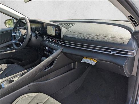 Used 2024 Hyundai Elantra Limited image 24