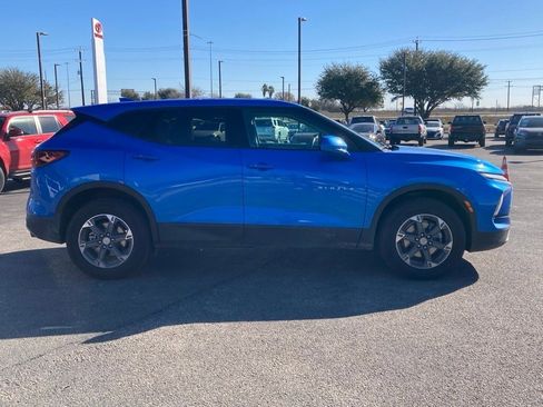 Used 2025 Chevrolet Blazer LT image 4