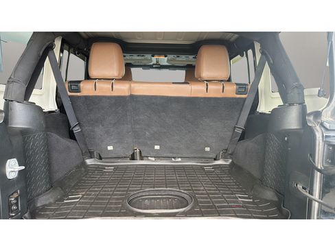 Used 2018 Jeep Wrangler Unlimited Rubicon w/ Dual Top Group AWD/4WD image 16