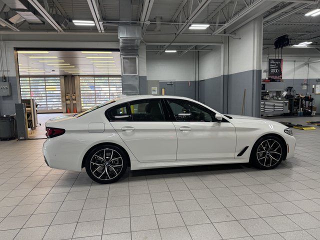 Used 2023 BMW 530i xDrive w/ M Sport Package AWD/4WD image 4