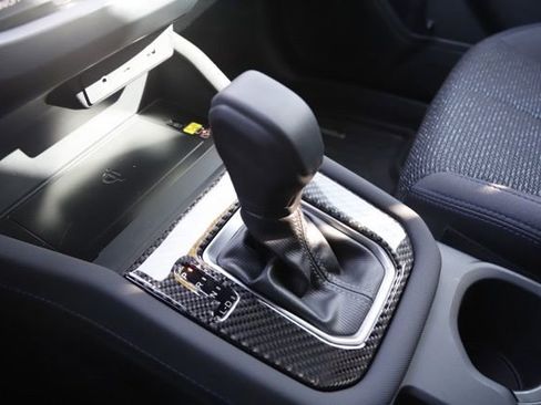 Used 2025 Subaru Forester Premium image 32