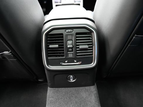 Used 2023 Porsche Macan GTS AWD/4WD image 39