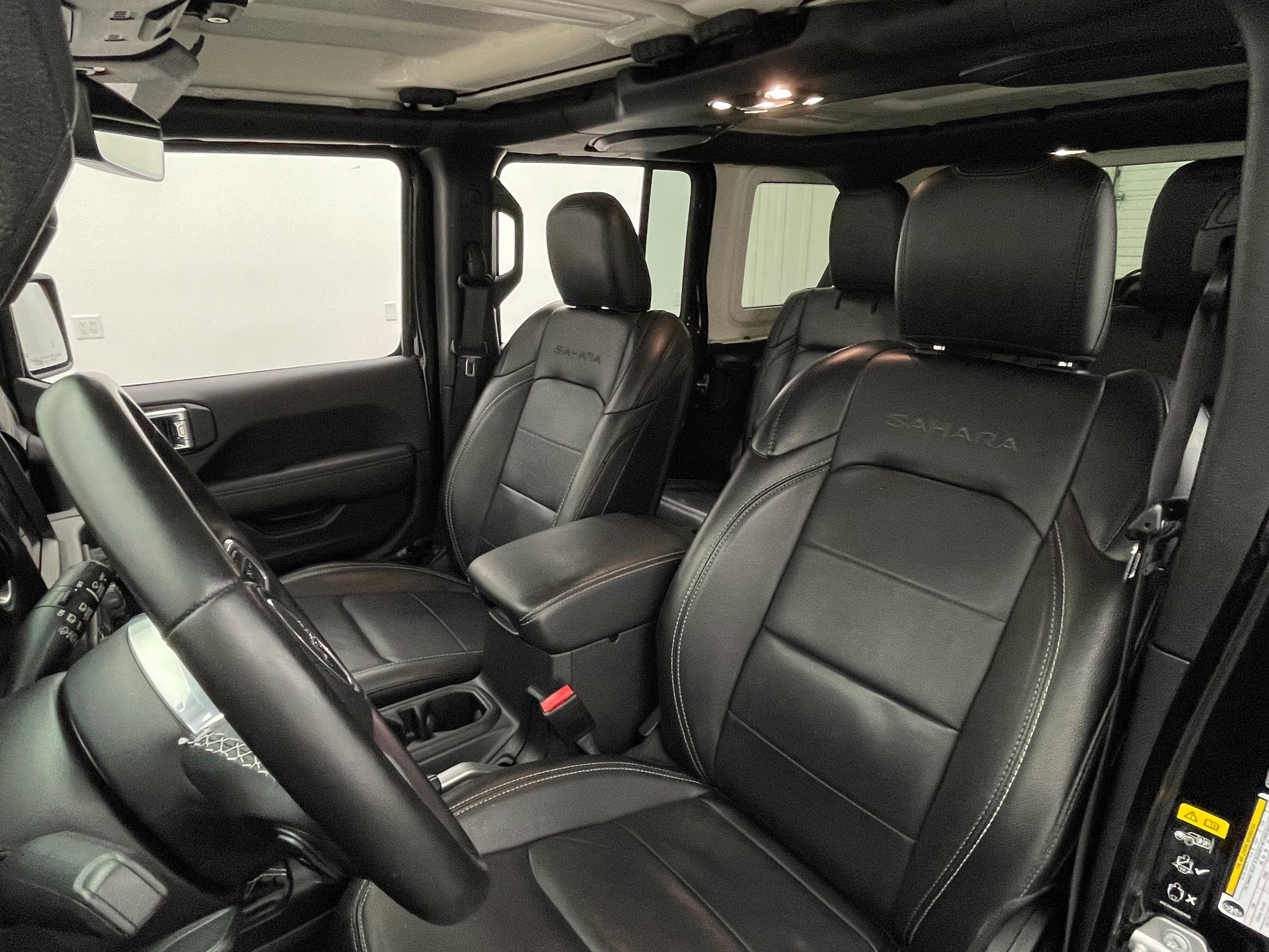 Used 2022 Jeep Wrangler Unlimited Sahara w/ LED Lighting Group AWD/4WD image 17