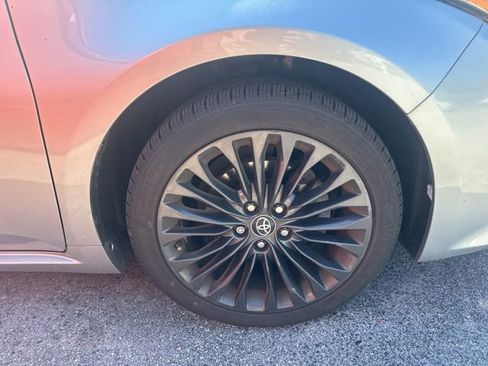 Used 2016 Toyota Avalon Touring FWD image 9