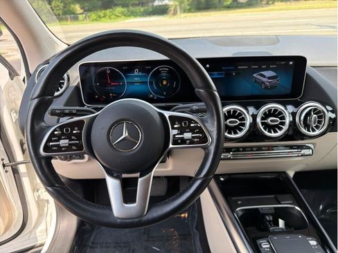 Used 2021 Mercedes-Benz GLA 250 4MATIC image 15