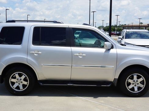 Used 2010 Honda Pilot Touring image 4