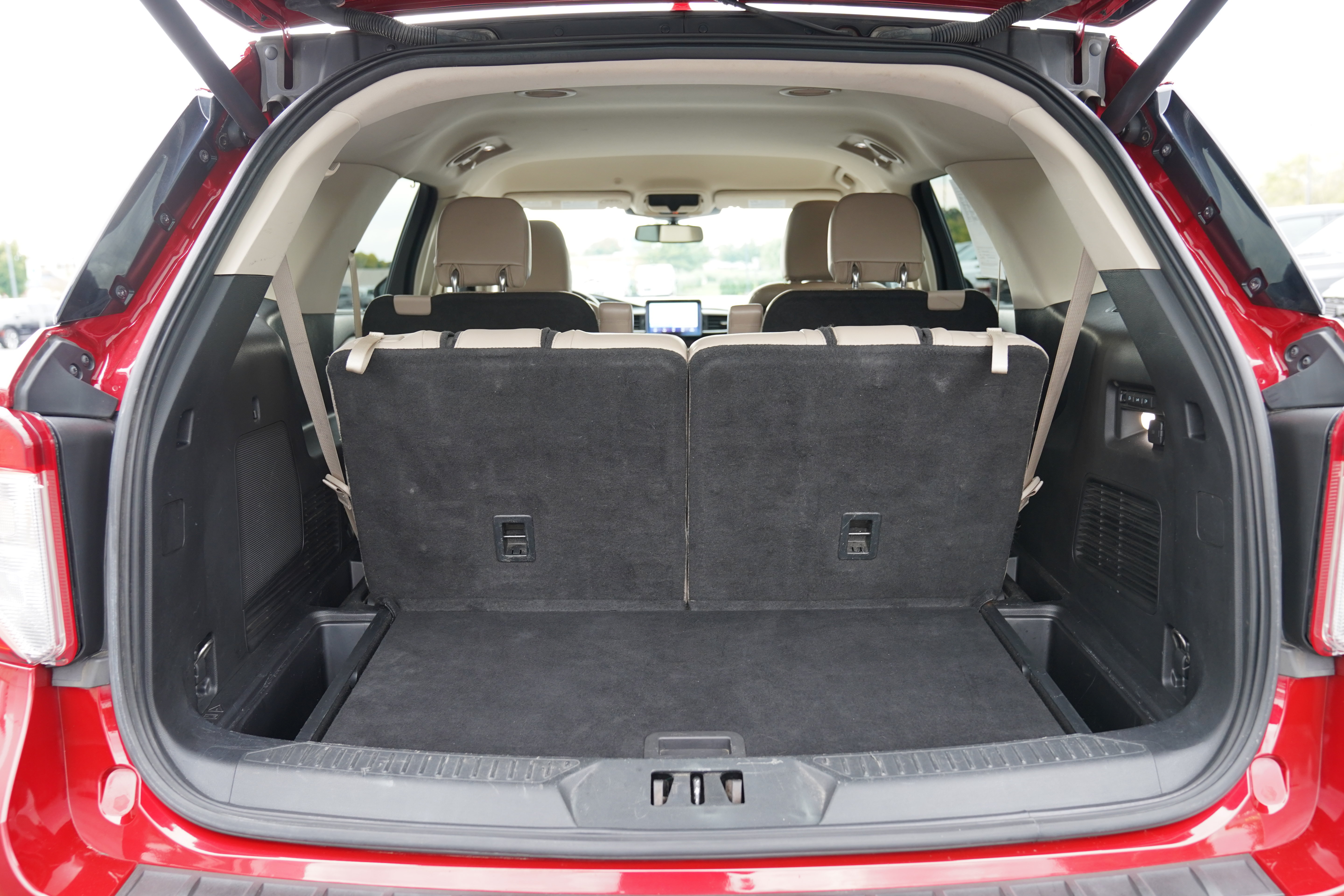 Used 2020 Ford Explorer Limited AWD/4WD image 9