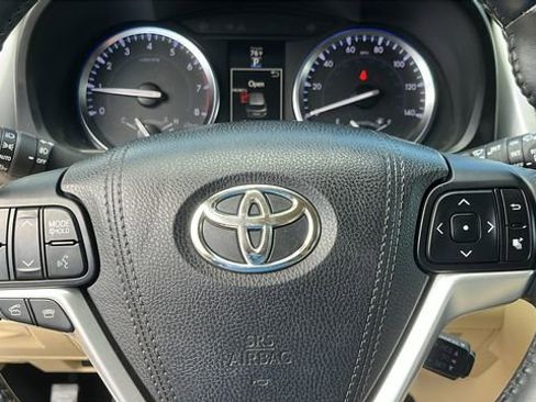Used 2016 Toyota Highlander Limited AWD/4WD image 11