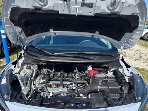 Used 2025 Nissan Versa SV FWD image 32
