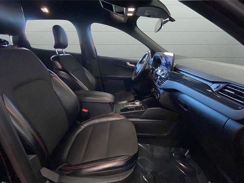 Used 2023 Ford Escape ST-Line image 18