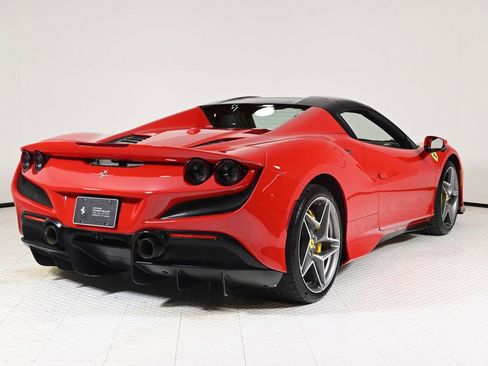 Used 2022 Ferrari F8 Tributo Base image 9