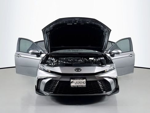 Used 2025 Toyota Camry SE FWD image 15