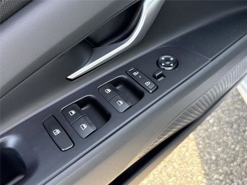 New 2026 Hyundai Elantra SE FWD image 11