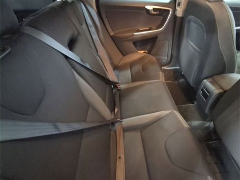 Used 2015 Volvo XC60 T5 image 22