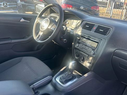 Used 2013 Volkswagen Jetta S image 12