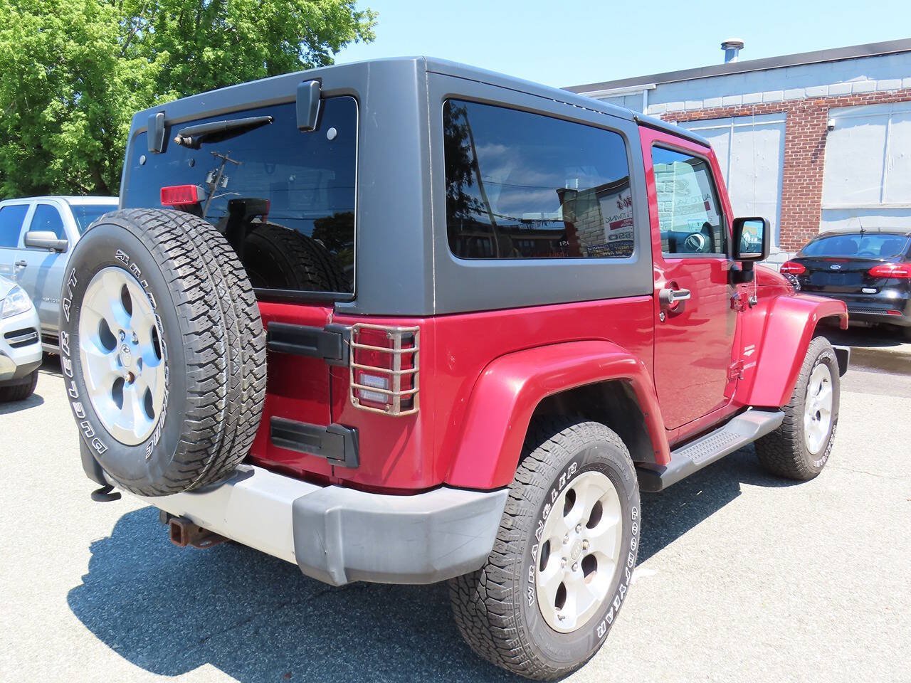 Used 2013 Jeep Wrangler Sahara AWD/4WD image 3