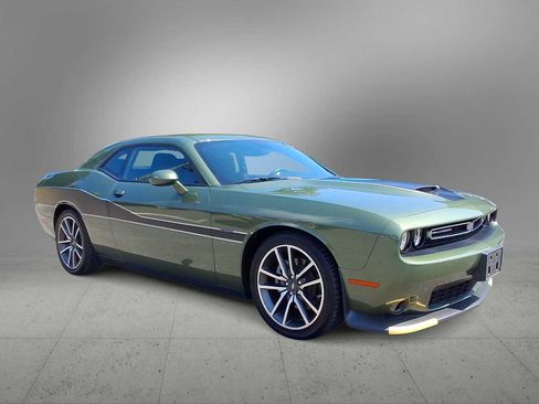 Used 2023 Dodge Challenger R/T RWD image 2