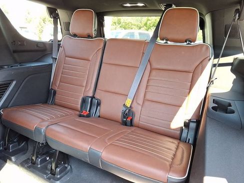 Used 2024 GMC Yukon Denali Ultimate AWD/4WD image 9