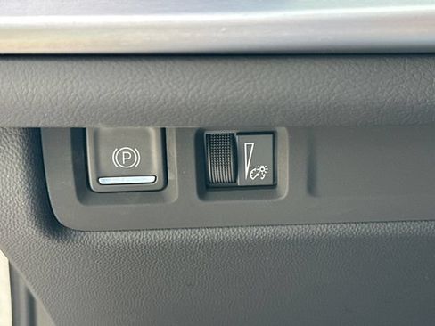 Certified 2025 Cadillac XT4 Sport AWD/4WD image 27
