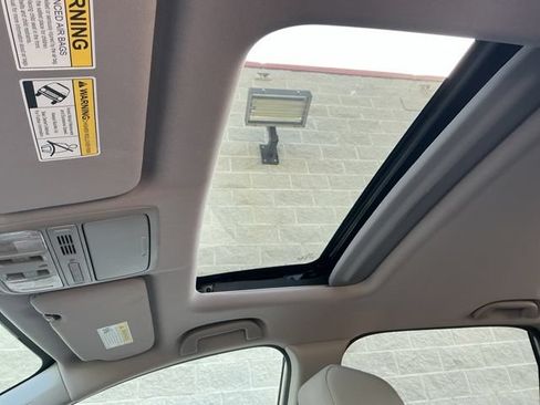 Used 2022 Honda CR-V EX-L image 3