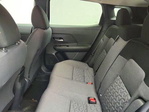 Used 2025 Nissan Kicks SV FWD image 18