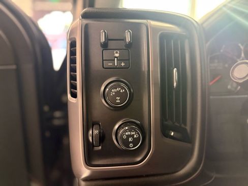 Used 2017 GMC Sierra 1500 SLT AWD/4WD image 26