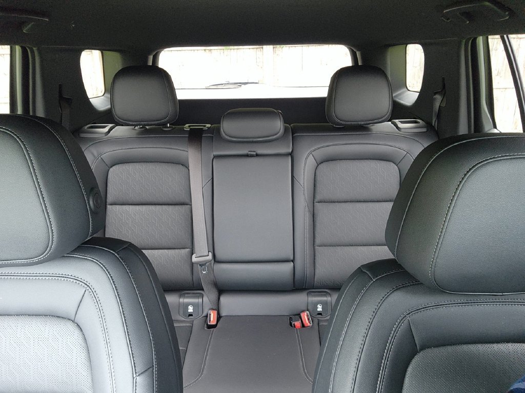 Used 2025 Chevrolet Equinox LT w/ Convenience Package II AWD/4WD image 2