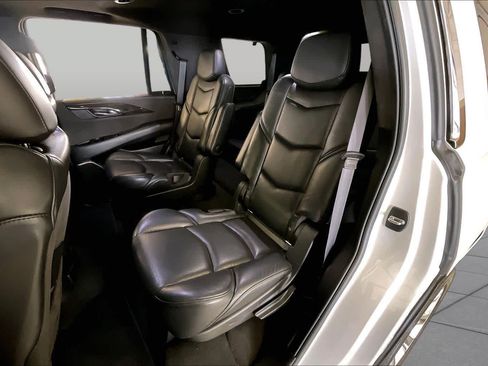 Used 2020 Cadillac Escalade Platinum AWD/4WD image 19